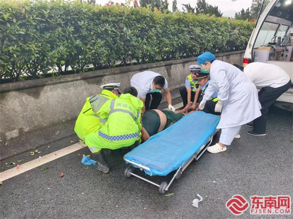 各部門工作人員合力救援.jpg 各部門工作人員合力救援.jpg