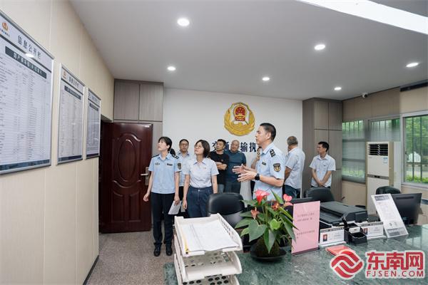 參觀執法辦案場所.jpg 參觀執法辦案場所.jpg